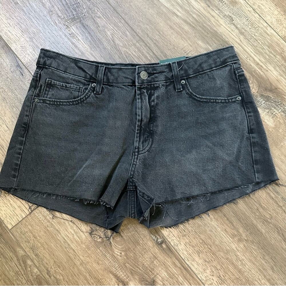 NEW! Wild Fable Black Cut Off Shorts Low Rise Rigid Front, Stretch Back, Size 10